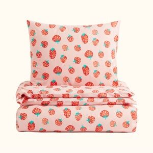 NWT H&M Patterned Twin Duvet Cover Set Light Pink/Strawberries